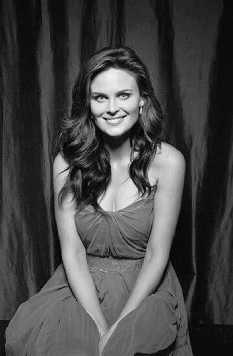 emily deschanel nuda|Emily Erin Deschanel (@erindeschanel)